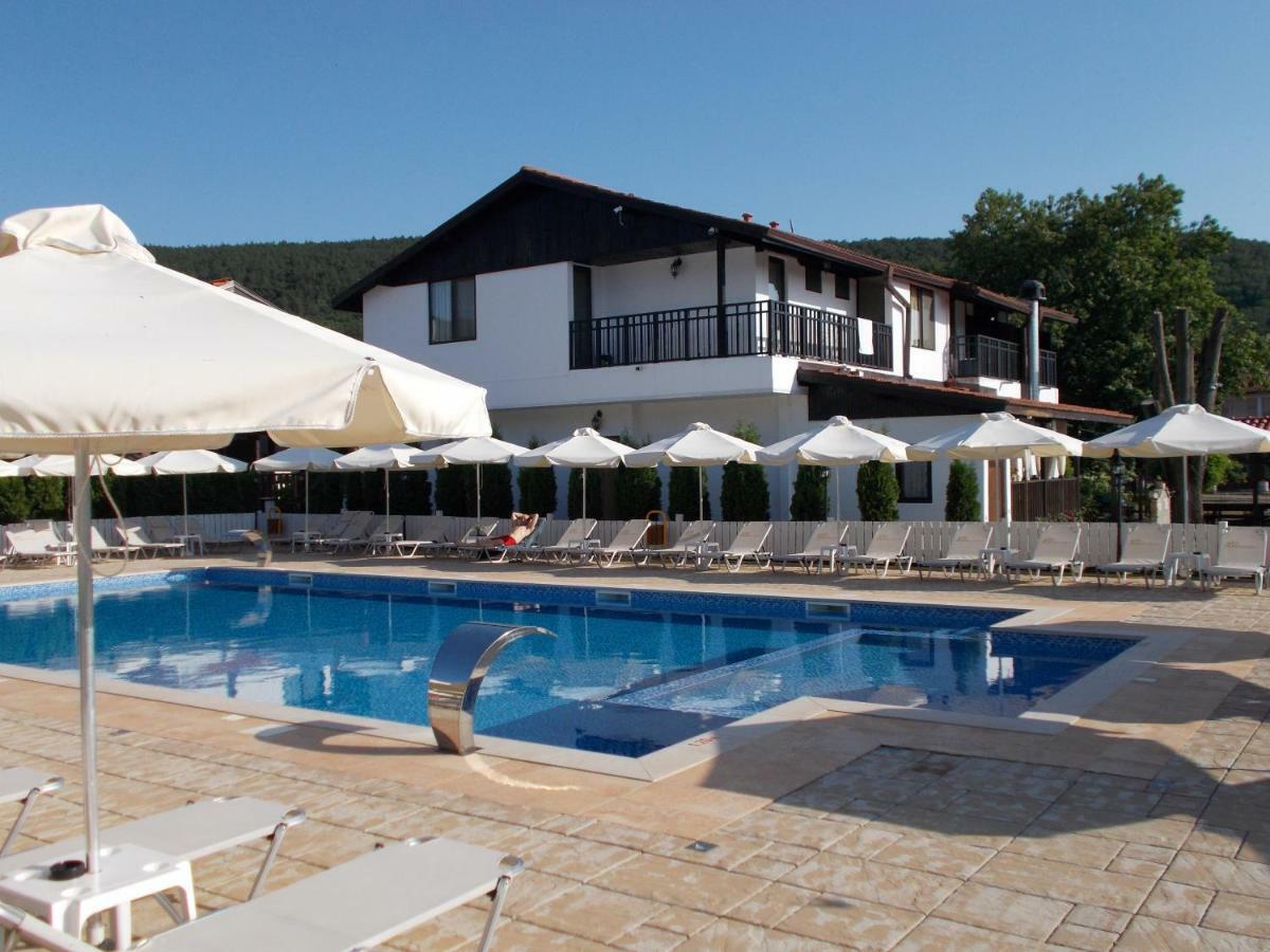 Guest House Bukor Shtepi Mandrica Exterior foto