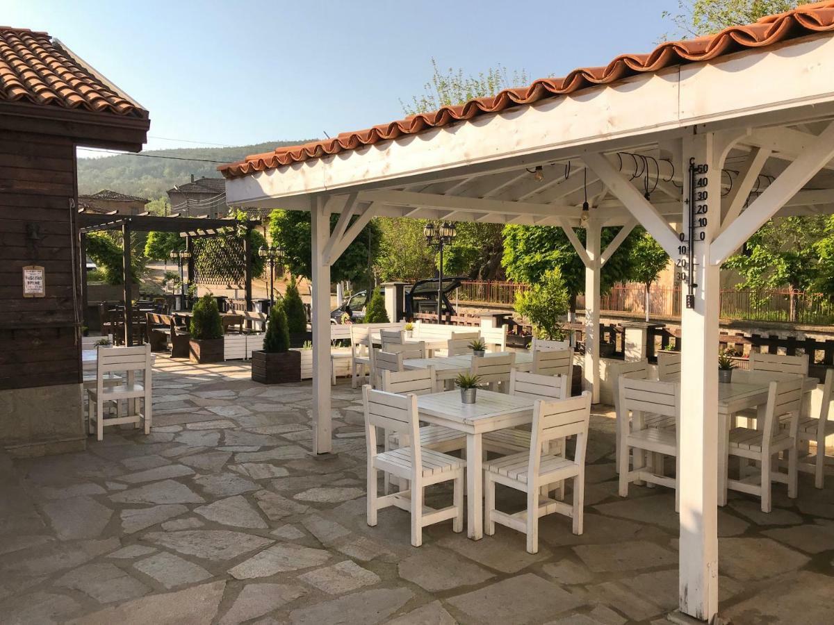 Guest House Bukor Shtepi Mandrica Exterior foto