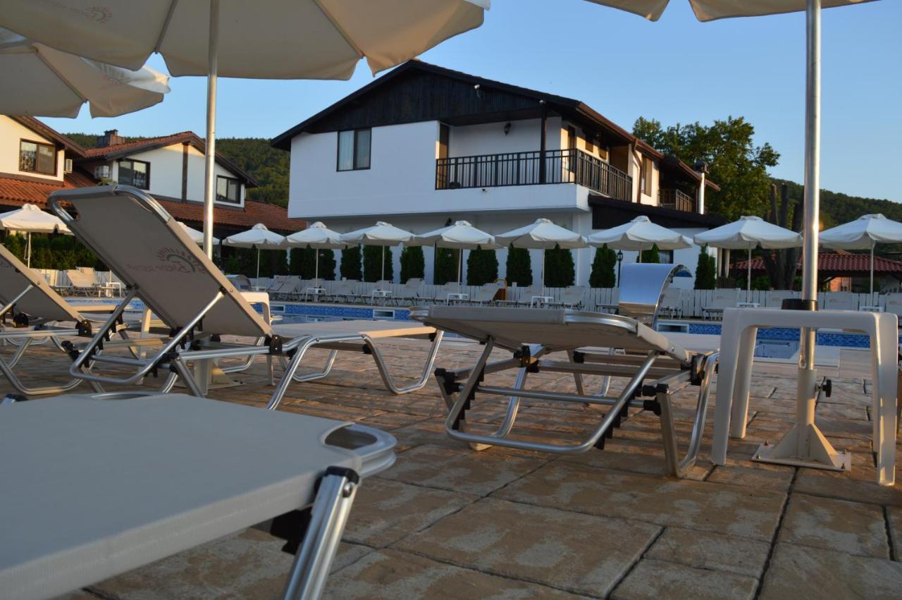 Guest House Bukor Shtepi Mandrica Exterior foto